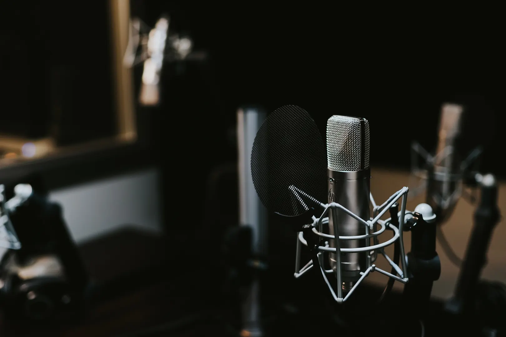 How to Start a Podcast: Step-by-Step Guide to Podcasting